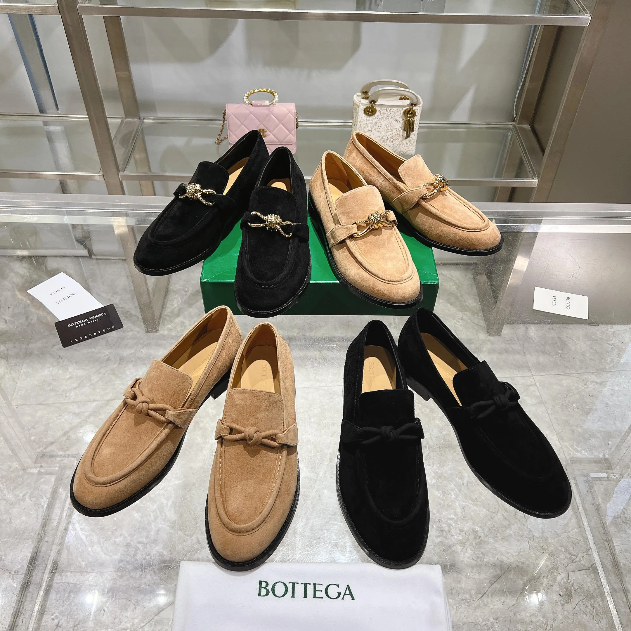 [BV] Top P: 840💰 Size: Female 35-39 (Female 40 custom-made) Male 39-44 (38.45 non-refundable) Bottega Veneta 2025 counter model! Small round toe loafers! Imported leather outsole! Imported grained cowhide! Solid color Niuli! !